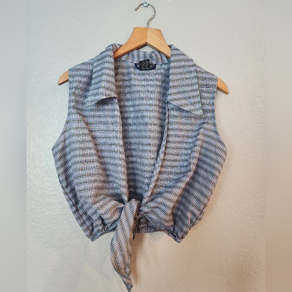 De Rotchild Front Tie Cropped Top - Picture 1 of 6